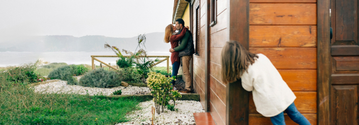 874108596-it-ends-with-kissing